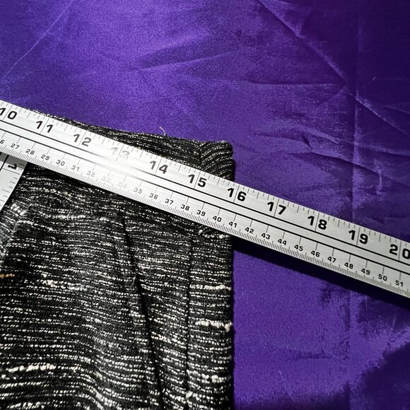 📌Loft Easy to Combine Mini Skirt Black and White with some Silver Sparkle - Picture 8 of 13